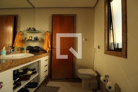 Casa à venda com 769m², 5 quartos e 4 vagas Casa à venda com 769m², 5 quartos e 4 vagasBanheiro - Suíte 3