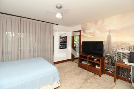 Casa à venda com 769m², 5 quartos e 4 vagas Casa à venda com 769m², 5 quartos e 4 vagasSuíte 2