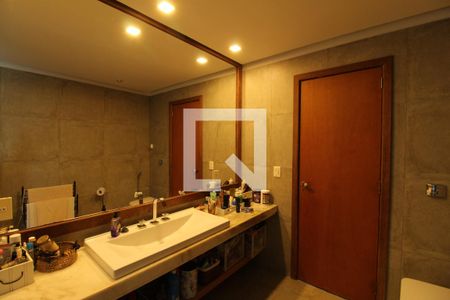 Casa à venda com 769m², 5 quartos e 4 vagas Casa à venda com 769m², 5 quartos e 4 vagasBanheiro - Suíte 1