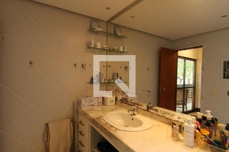 Casa à venda com 769m², 5 quartos e 4 vagas Casa à venda com 769m², 5 quartos e 4 vagasBanheiro - Suíte 2