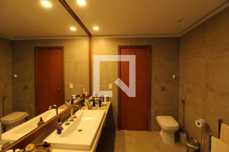 Casa à venda com 769m², 5 quartos e 4 vagas Casa à venda com 769m², 5 quartos e 4 vagasBanheiro - Suíte 1