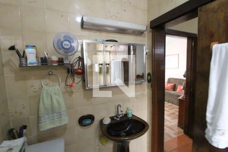 Banheiro da Suíte de casa à venda com 3 quartos, 298m² em Niterói, Canoas