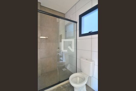 Banheiro de kitnet/studio para alugar com 1 quarto, 26m² em Marechal Rondon, Canoas