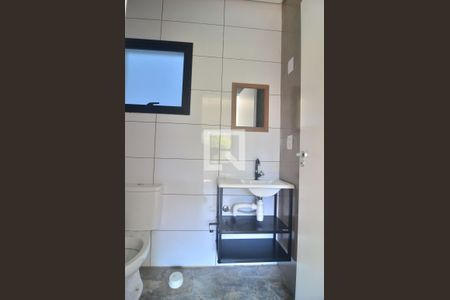 Banheiro de kitnet/studio para alugar com 1 quarto, 26m² em Marechal Rondon, Canoas