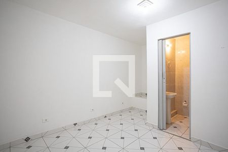 Quarto de casa para alugar com 1 quarto, 50m² em Vila Ema, Carapicuíba