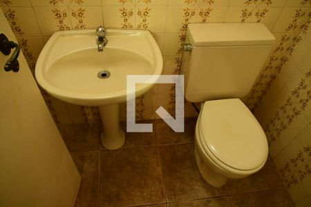 Lavabo de casa de condomínio para alugar com 4 quartos, 280m² em Granja Viana Ii, Cotia