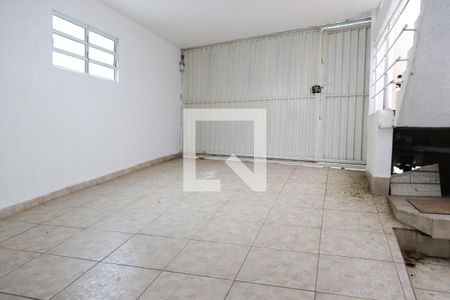 Garagem de casa à venda com 4 quartos, 150m² em Parque Jabaquara, São Paulo