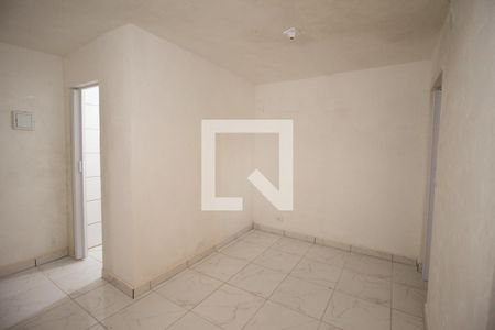 Sala de casa para alugar com 2 quartos, 52m² em Vila Carmosina, São Paulo