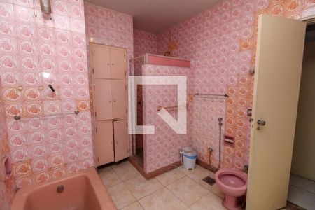 Apartamento à venda com 360m², 4 quartos e 1 vaga Apartamento à venda com 360m², 4 quartos e 1 vagaBanheiro Social 1
