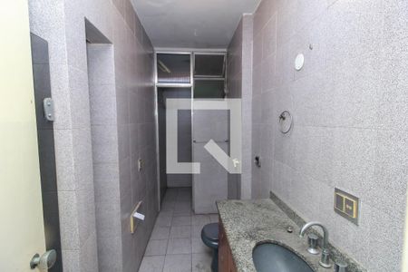 Apartamento à venda com 360m², 4 quartos e 1 vaga Apartamento à venda com 360m², 4 quartos e 1 vagaBanheiro Social 2