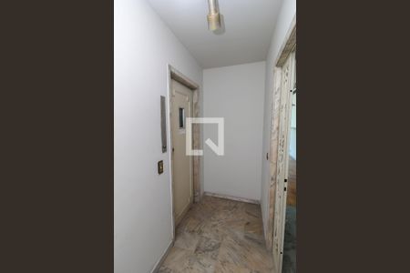 Apartamento à venda com 360m², 4 quartos e 1 vaga Apartamento à venda com 360m², 4 quartos e 1 vagaHall de Entrada