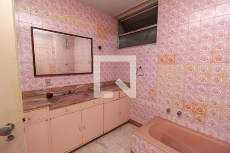 Apartamento à venda com 360m², 4 quartos e 1 vaga Apartamento à venda com 360m², 4 quartos e 1 vagaBanheiro Social 1