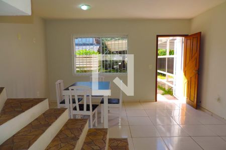 Sala de casa para alugar com 2 quartos, 74m² em Campeche, Florianópolis