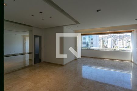 Apartamento à venda com 150m², 4 quartos e 2 vagasSala