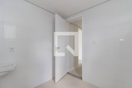 Banheiro de apartamento à venda com 1 quarto, 64m² em Protásio Alves, Porto Alegre