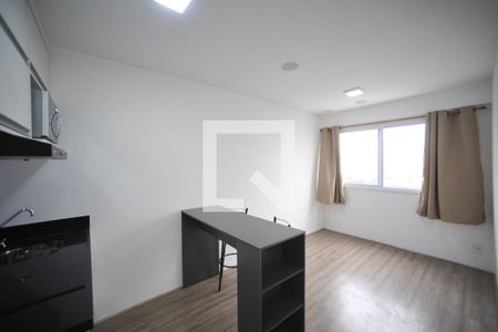 Sala/Cozinha de apartamento para alugar com 2 quartos, 38m² em Quarta Parada, São Paulo