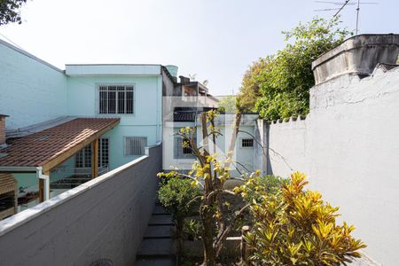 Vista de casa à venda com 3 quartos, 129m² em Vila Osasco, Osasco