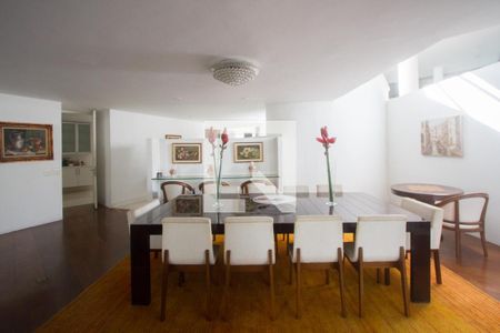 Sala de casa à venda com 4 quartos, 850m² em Santo Amaro, São Paulo