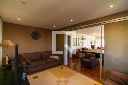 Apartamento para alugar com 320m², 3 quartos e 5 vagas Apartamento para alugar com 320m², 3 quartos e 5 vagasSala de TV