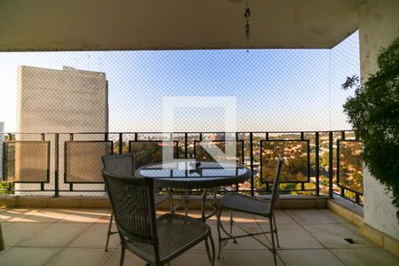 Apartamento para alugar com 320m², 3 quartos e 5 vagas Apartamento para alugar com 320m², 3 quartos e 5 vagasVaranda da Sala