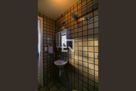 Apartamento para alugar com 320m², 3 quartos e 5 vagas Apartamento para alugar com 320m², 3 quartos e 5 vagasBanheiro de Serviço