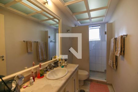 Apartamento para alugar com 320m², 3 quartos e 5 vagas Apartamento para alugar com 320m², 3 quartos e 5 vagasBanheiro da Suíte 2