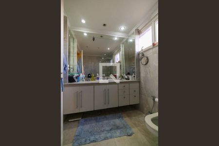 Apartamento para alugar com 320m², 3 quartos e 5 vagas Apartamento para alugar com 320m², 3 quartos e 5 vagasBanheiro da Suíte 3