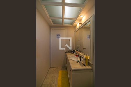 Apartamento para alugar com 320m², 3 quartos e 5 vagas Apartamento para alugar com 320m², 3 quartos e 5 vagasBanheiro da Suíte 2