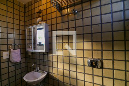 Apartamento para alugar com 320m², 3 quartos e 5 vagas Apartamento para alugar com 320m², 3 quartos e 5 vagasBanheiro de Serviço