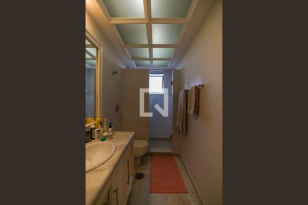 Apartamento para alugar com 320m², 3 quartos e 5 vagas Apartamento para alugar com 320m², 3 quartos e 5 vagasBanheiro da Suíte 2