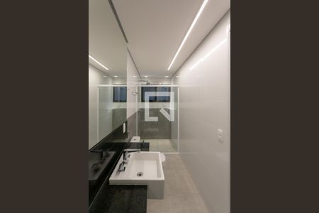 Banheiro de apartamento para alugar com 1 quarto, 106m² em Funcionários, Belo Horizonte