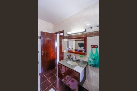 Casa à venda com 432m², 4 quartos e 8 vagas Casa à venda com 432m², 4 quartos e 8 vagasBanheiro da Suíte 1