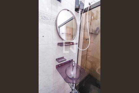 Casa à venda com 432m², 4 quartos e 8 vagas Casa à venda com 432m², 4 quartos e 8 vagasBanheiro da Suíte 2