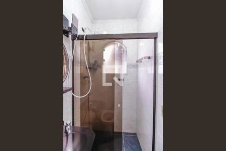 Casa à venda com 432m², 4 quartos e 8 vagas Casa à venda com 432m², 4 quartos e 8 vagasBanheiro da Suíte 2