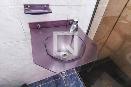 Casa à venda com 432m², 4 quartos e 8 vagas Casa à venda com 432m², 4 quartos e 8 vagasBanheiro da Suíte 2