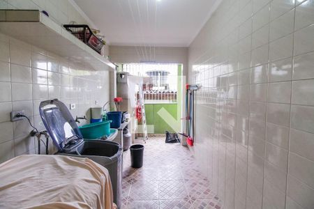 Casa à venda com 432m², 4 quartos e 8 vagas Casa à venda com 432m², 4 quartos e 8 vagasÁrea de Serviço