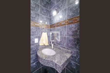 Casa à venda com 432m², 4 quartos e 8 vagas Casa à venda com 432m², 4 quartos e 8 vagasBanheiro