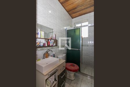 Banheiro de apartamento à venda com 2 quartos, 58m² em Passo da Areia, Porto Alegre