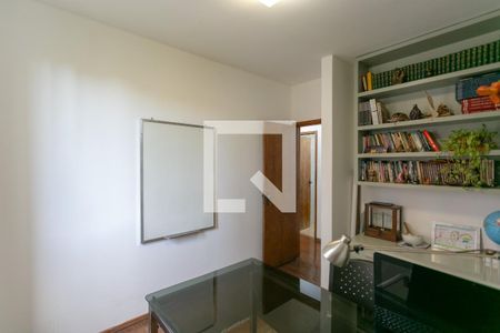 Quarto 1 de apartamento à venda com 4 quartos, 250m² em Santo Antônio, Belo Horizonte