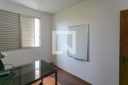 Quarto 1 de apartamento à venda com 4 quartos, 250m² em Santo Antônio, Belo Horizonte