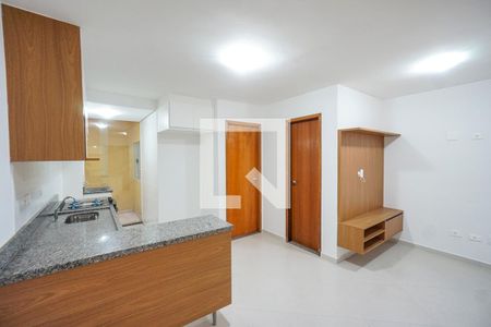 Sala e cozinha de apartamento para alugar com 1 quarto, 34m² em Vila Granada, São Paulo