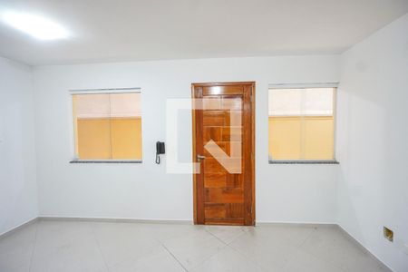 Sala e cozinha de apartamento para alugar com 1 quarto, 34m² em Vila Granada, São Paulo