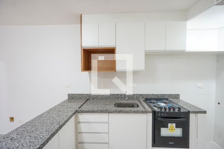 Cozinha de apartamento para alugar com 1 quarto, 34m² em Vila Granada, São Paulo