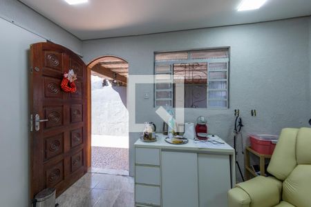 Casa à venda com 4 quartos, 250m² em Jardim Sapopemba, São Paulo