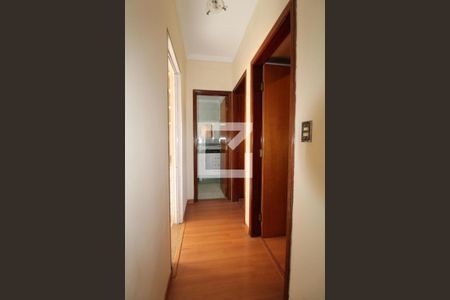 Corredor de apartamento à venda com 2 quartos, 53m² em Taquaral, Campinas