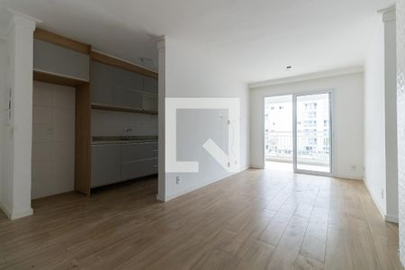 Sala de apartamento para alugar com 3 quartos, 82m² em Vila Isa, São Paulo