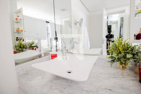 Apartamento para alugar com 98m², 2 quartos e 1 vaga Apartamento para alugar com 98m², 2 quartos e 1 vagaBanheiro da Suíte
