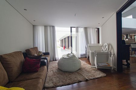 Sala de Estar de casa para alugar com 3 quartos, 500m² em Jardim Social, Curitiba