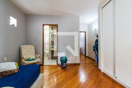 Casa à venda com 400m², 5 quartos e 2 vagas Casa à venda com 400m², 5 quartos e 2 vagasSuíte