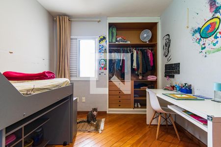 Casa à venda com 400m², 5 quartos e 2 vagas Casa à venda com 400m², 5 quartos e 2 vagasQuarto 4